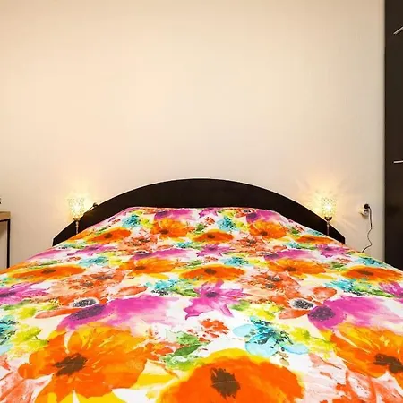 Modern 1br Center Apartment *